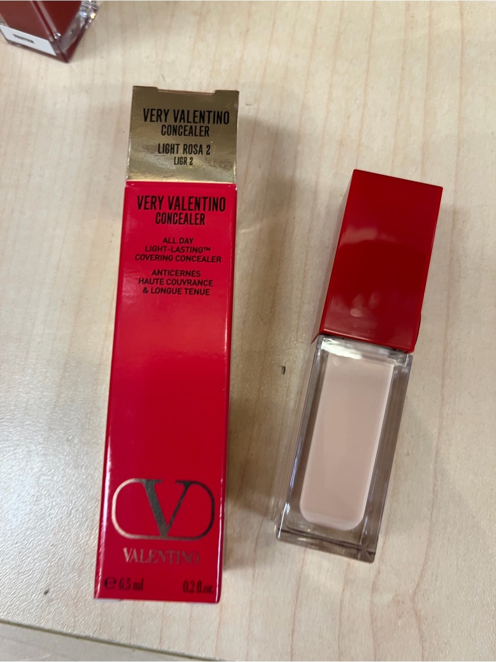Valentino Very Valentino Concealer in Light Rosa 2 — new